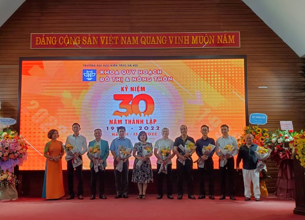 Công ty R&D tham gia lễ kỷ niệm 30 năm thành lập khoa Quy hoạch- Đại học Kiến trúc Hà Nội